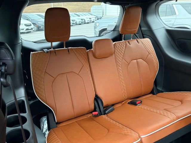 New 2026 Chrysler Pacifica Pinnacle AWD/4WD image 35