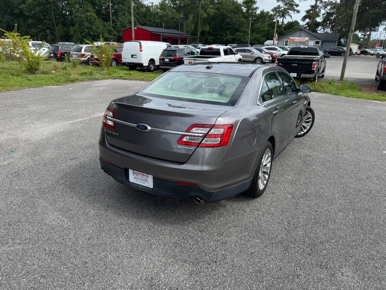 Used 2013 Ford Taurus Limited FWD image 6