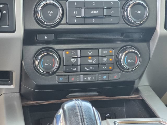Used 2015 Ford F150 Lariat RWD image 22
