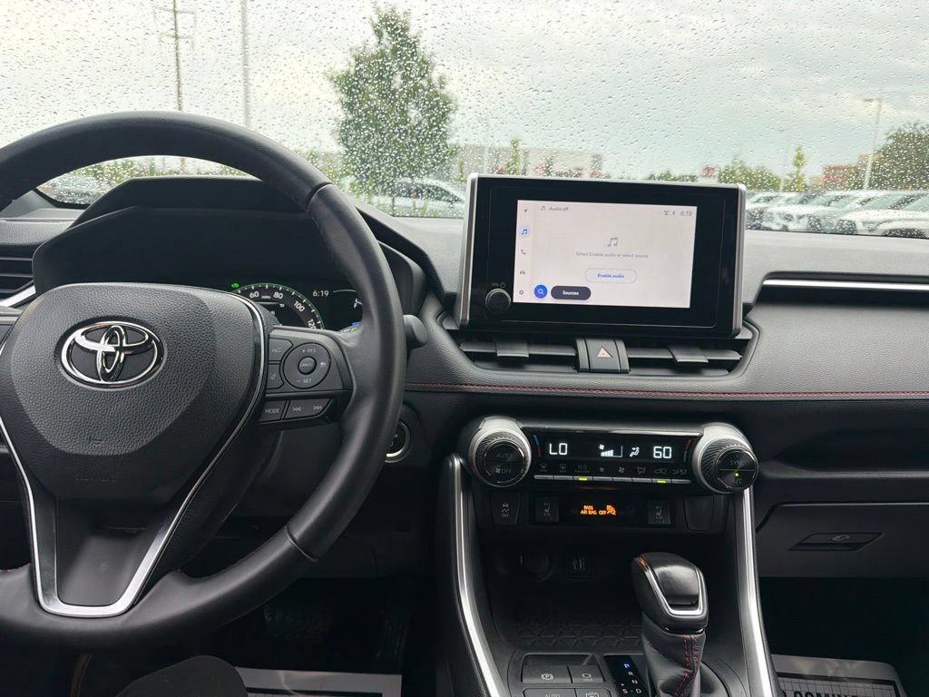 Used 2025 Toyota RAV4 SE AWD/4WD image 31