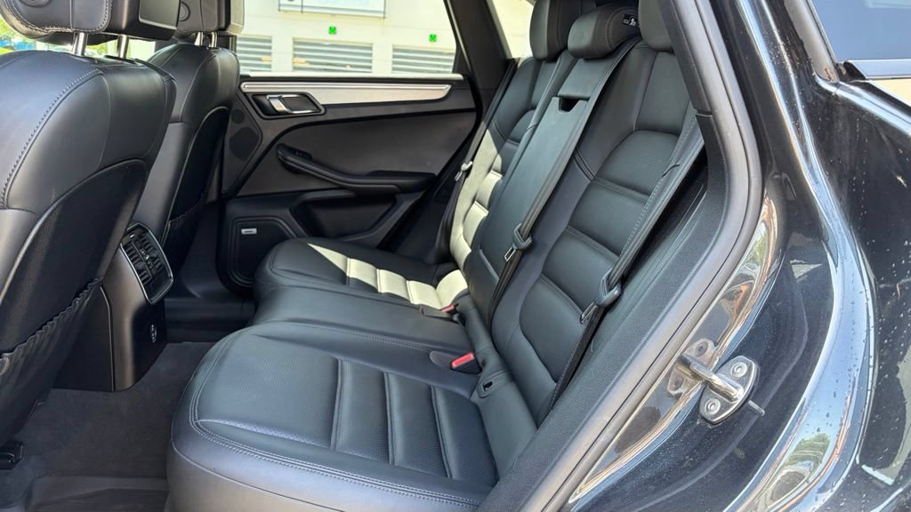 Used 2020 Porsche Macan Turbo AWD/4WD image 6