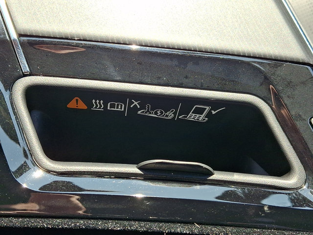 Certified 2024 Cadillac Lyriq Luxury AWD/4WD image 28