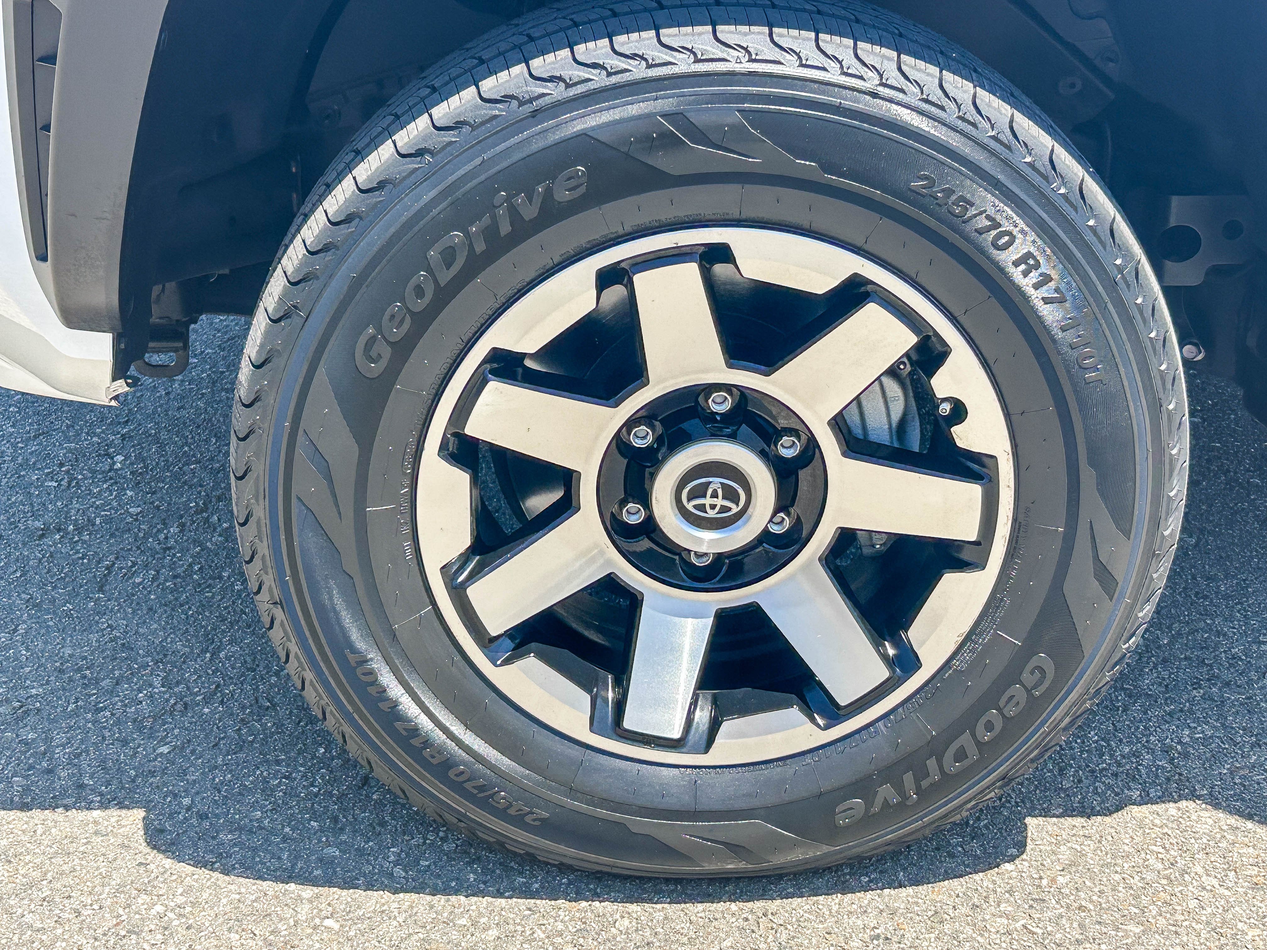 Used 2025 Toyota 4Runner SR5 AWD/4WD image 10