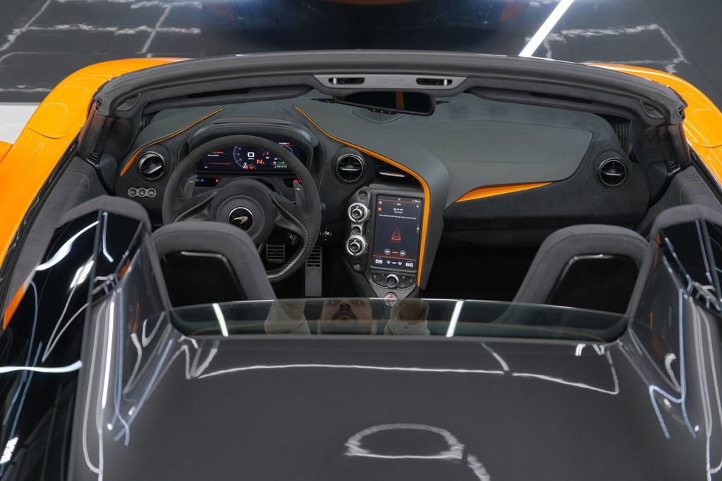 Used 2020 McLaren 720S Spider RWD image 40