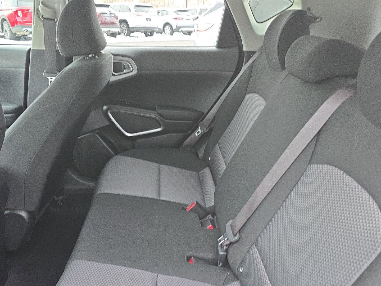 Used 2024 Kia Soul LX w/ Option Group 015 image 17