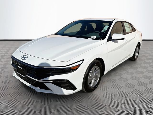 New 2026 Hyundai Elantra SE FWD image 3
