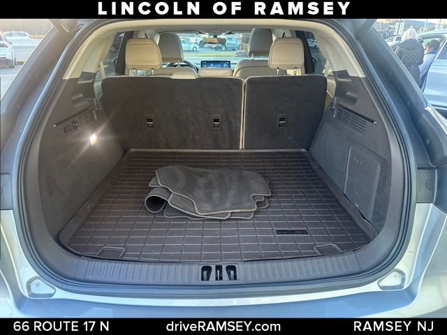 Used 2022 Lincoln Nautilus Reserve image 6