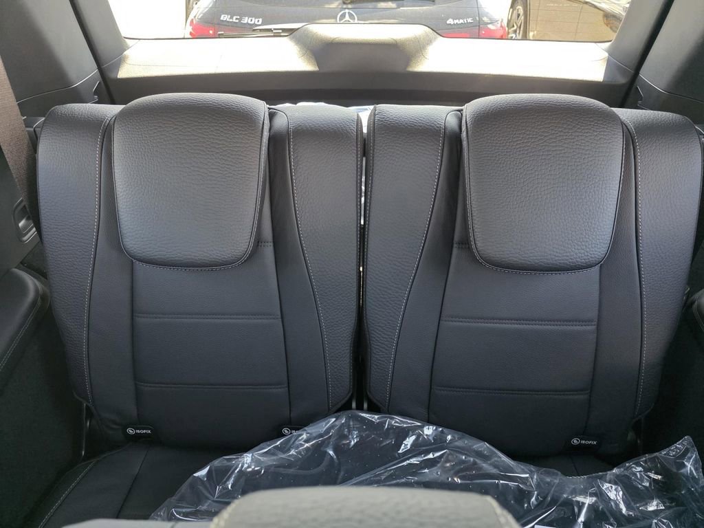 New 2026 Mercedes-Benz GLS 580 4MATIC image 32