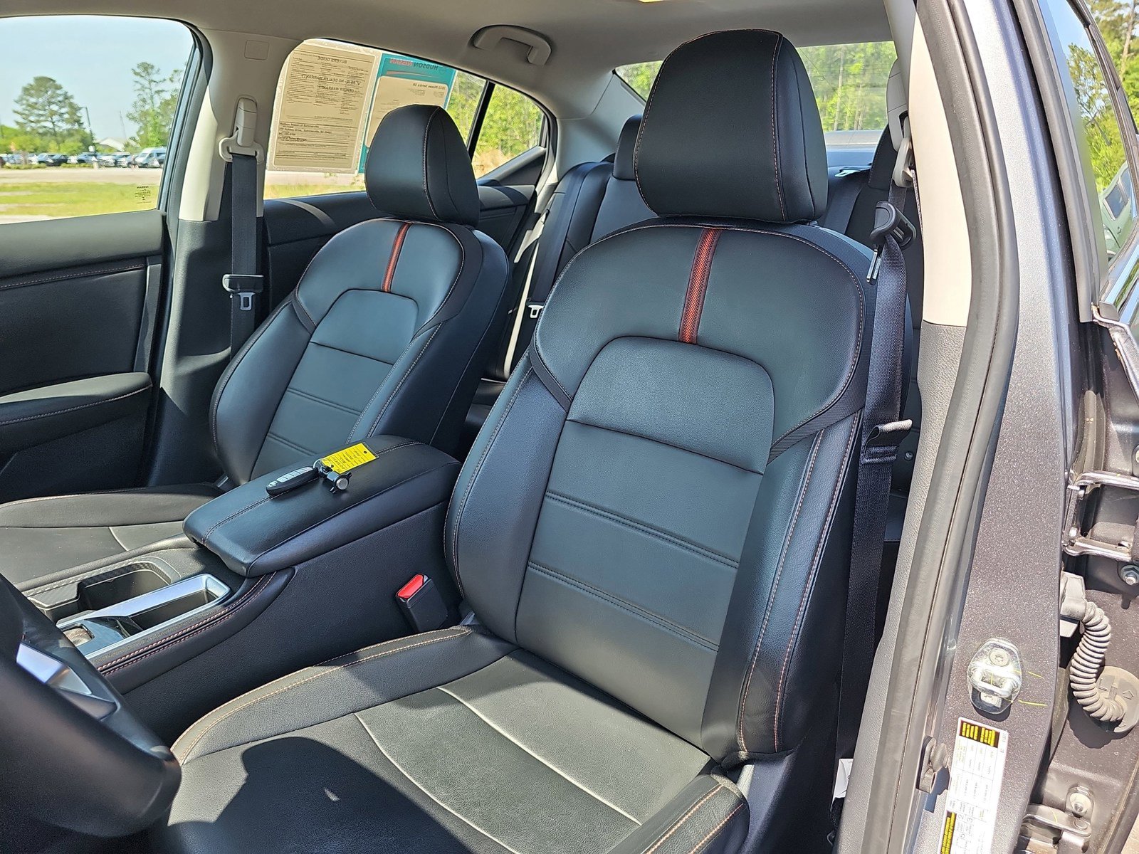Used 2022 Nissan Sentra SR w/ SR Premium Package FWD image 17
