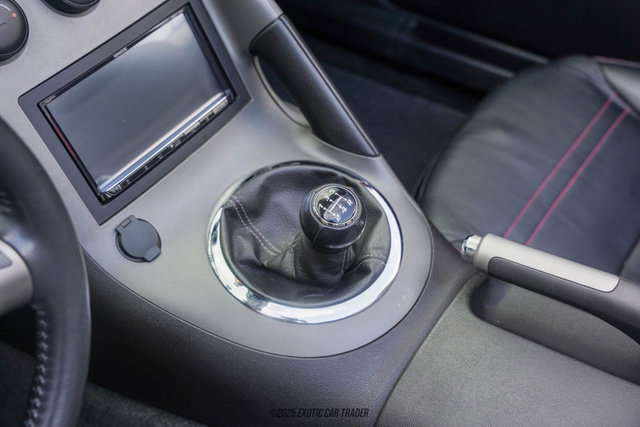 Used 2006 Pontiac Solstice Convertible w/ Premium Package image 29