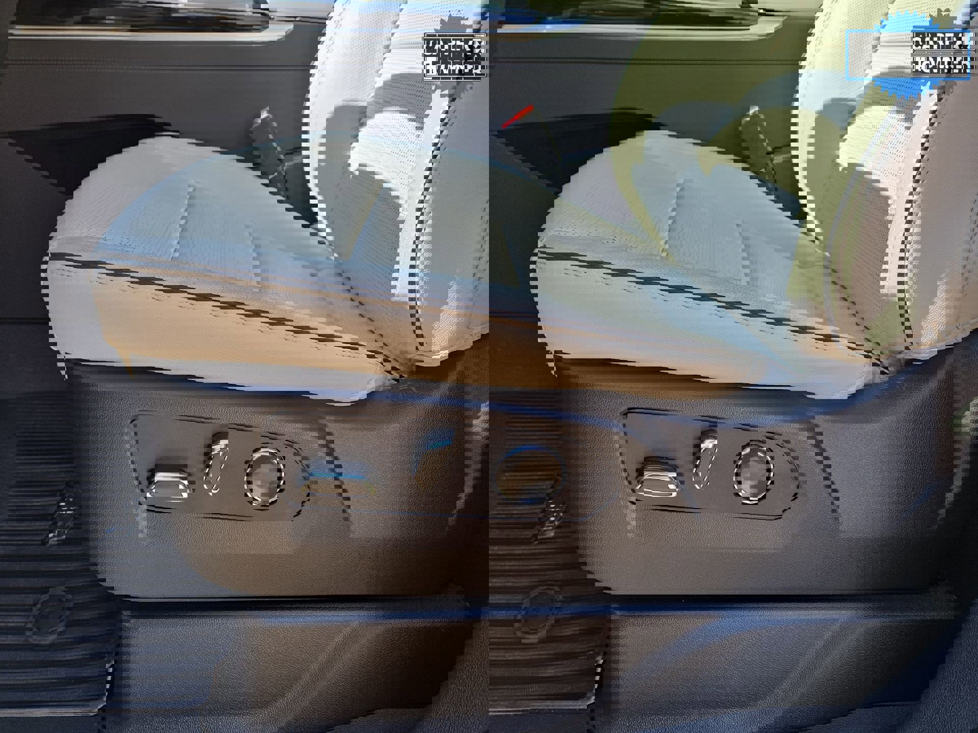 Used 2025 Cadillac Escalade Sport w/ Touring Package image 17