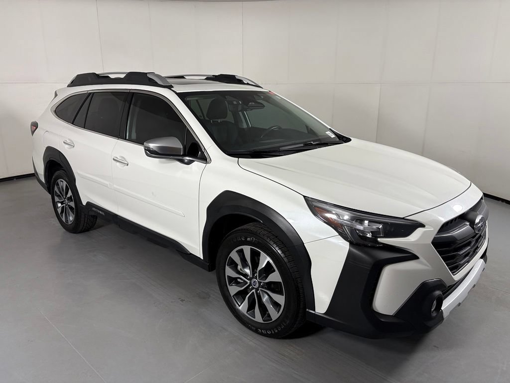 Used 2023 Subaru Outback Touring AWD/4WD image 2