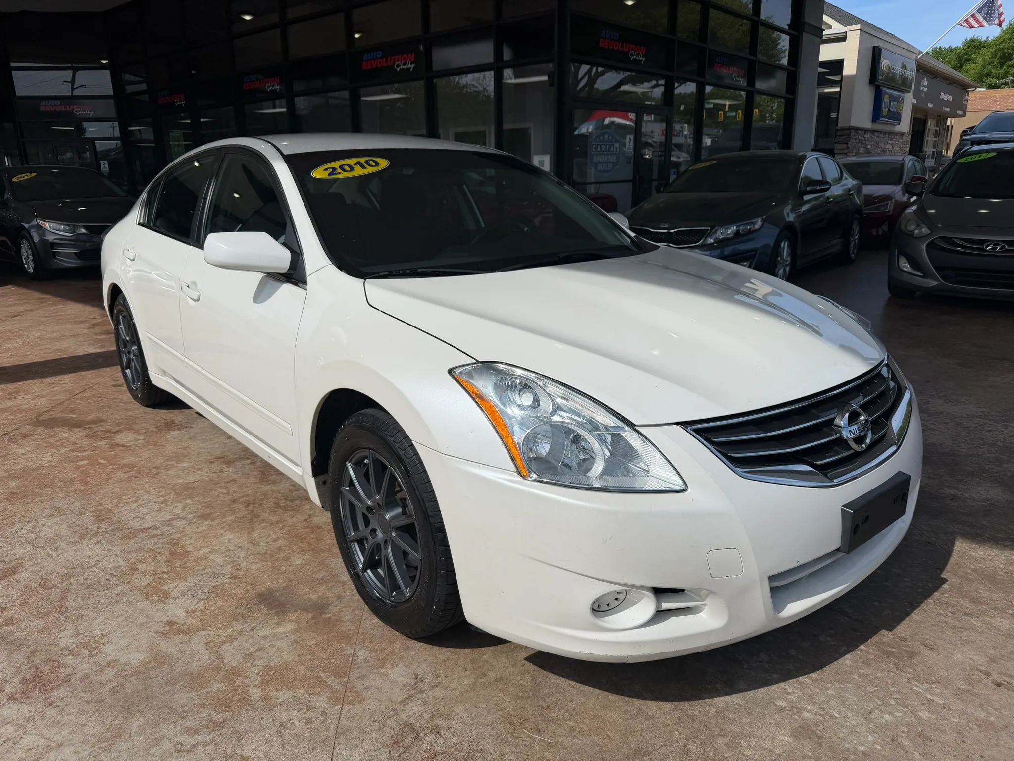 Used 2010 Nissan Altima 2.5 S image 1