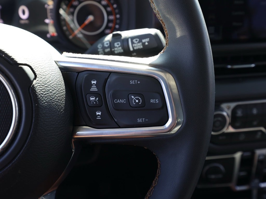 Used 2024 Jeep Wrangler Sahara image 27