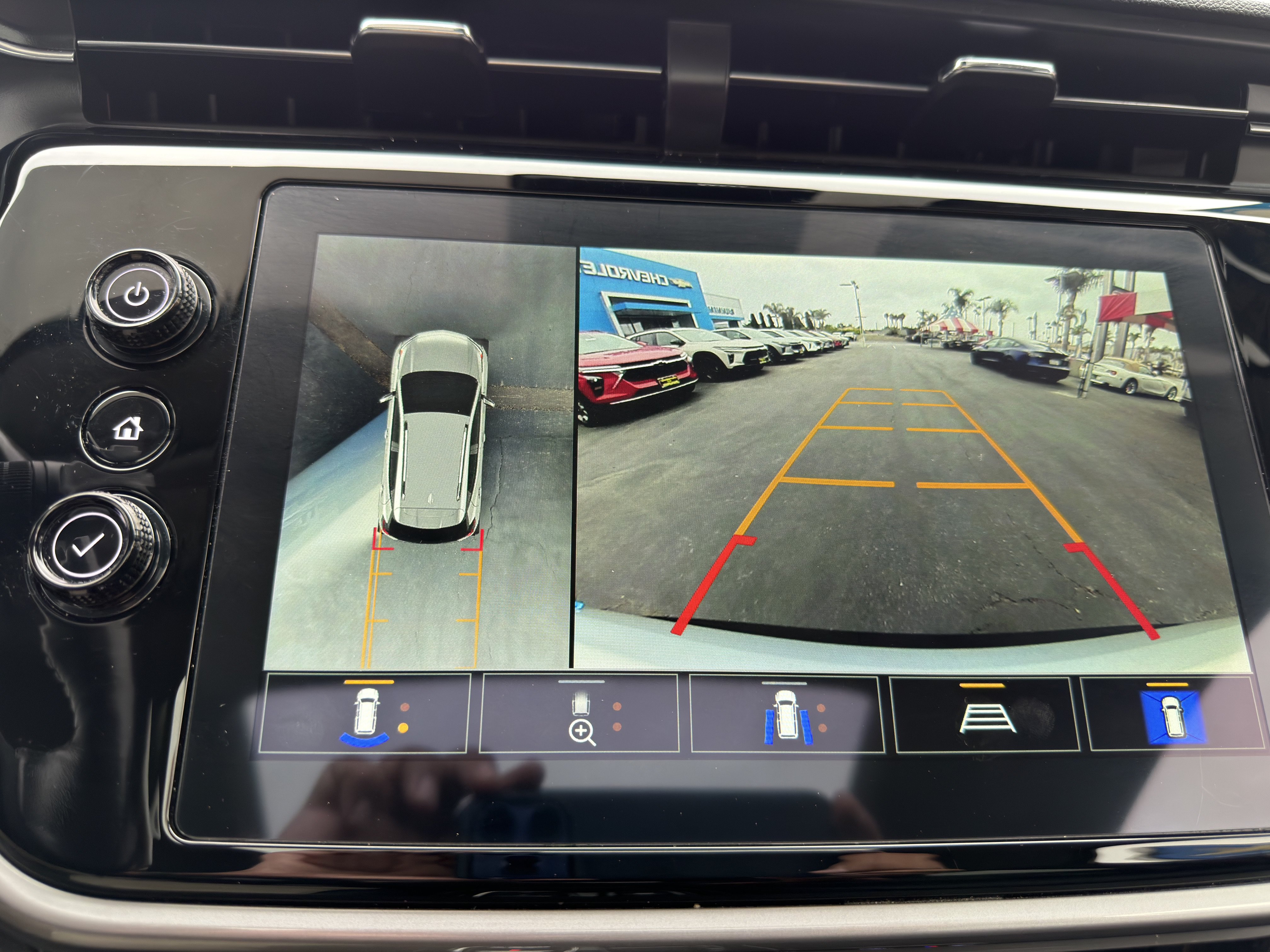 Used 2023 Chevrolet Bolt EUV Premier w/ Sun & Sound Package FWD image 34
