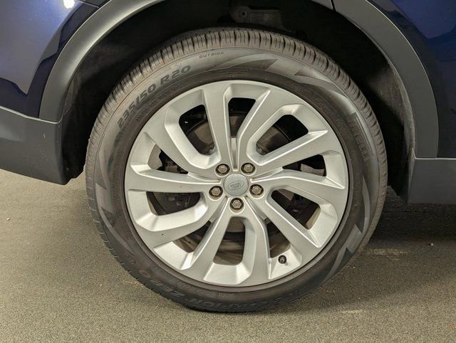 Used 2022 Land Rover Discovery Sport SE image 11