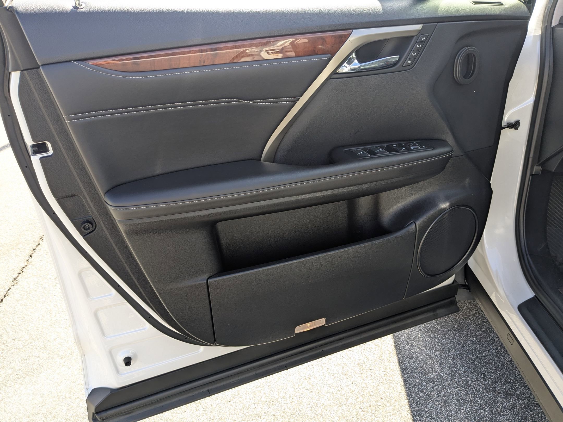 Used 2018 Lexus RX 350L FWD w/ Premium Package image 20