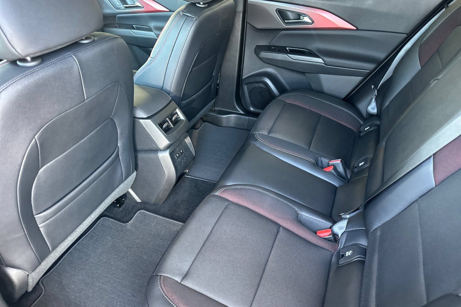 New 2025 Chevrolet Equinox EV RS w/ Active Safety Package 3 AWD/4WD image 12
