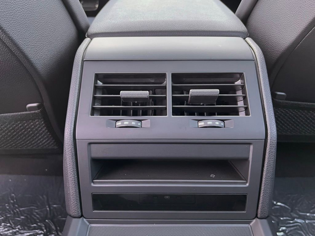 Used 2025 Porsche Panamera image 17