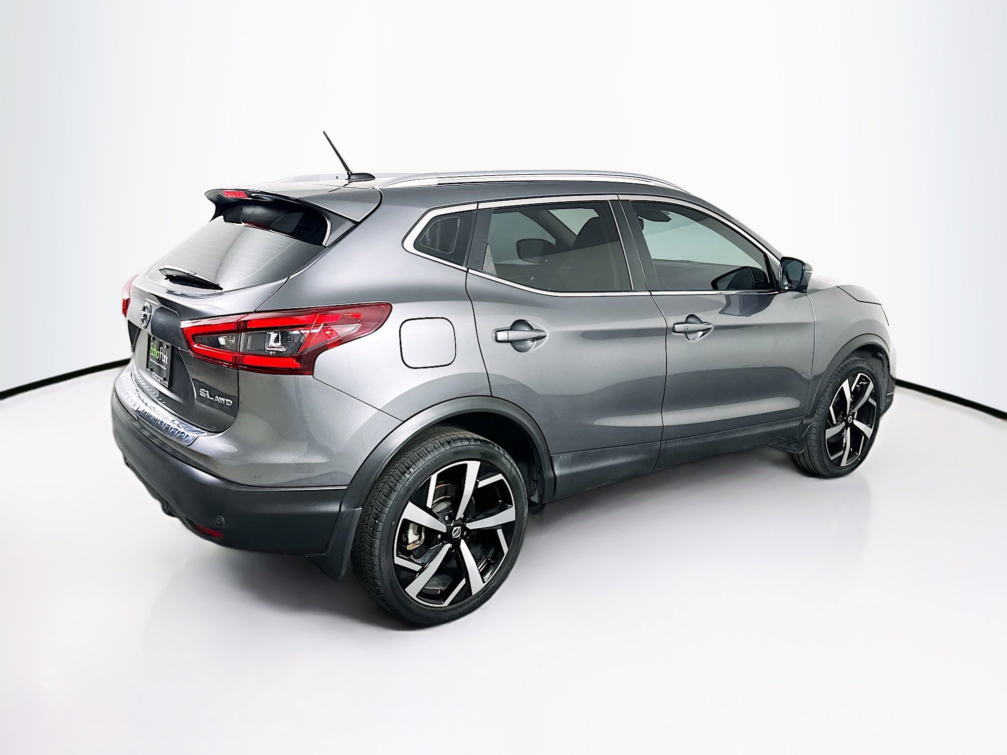 Used 2022 Nissan Rogue Sport SL w/ Premium Package image 9