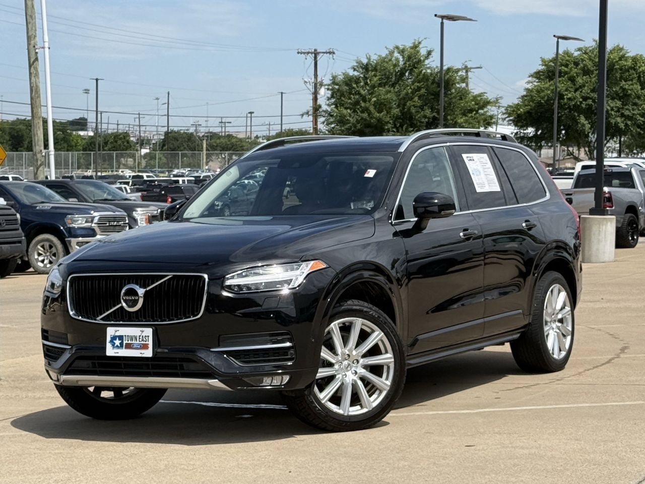 Used 2018 Volvo XC90 T6 Momentum w/ Convenience Package