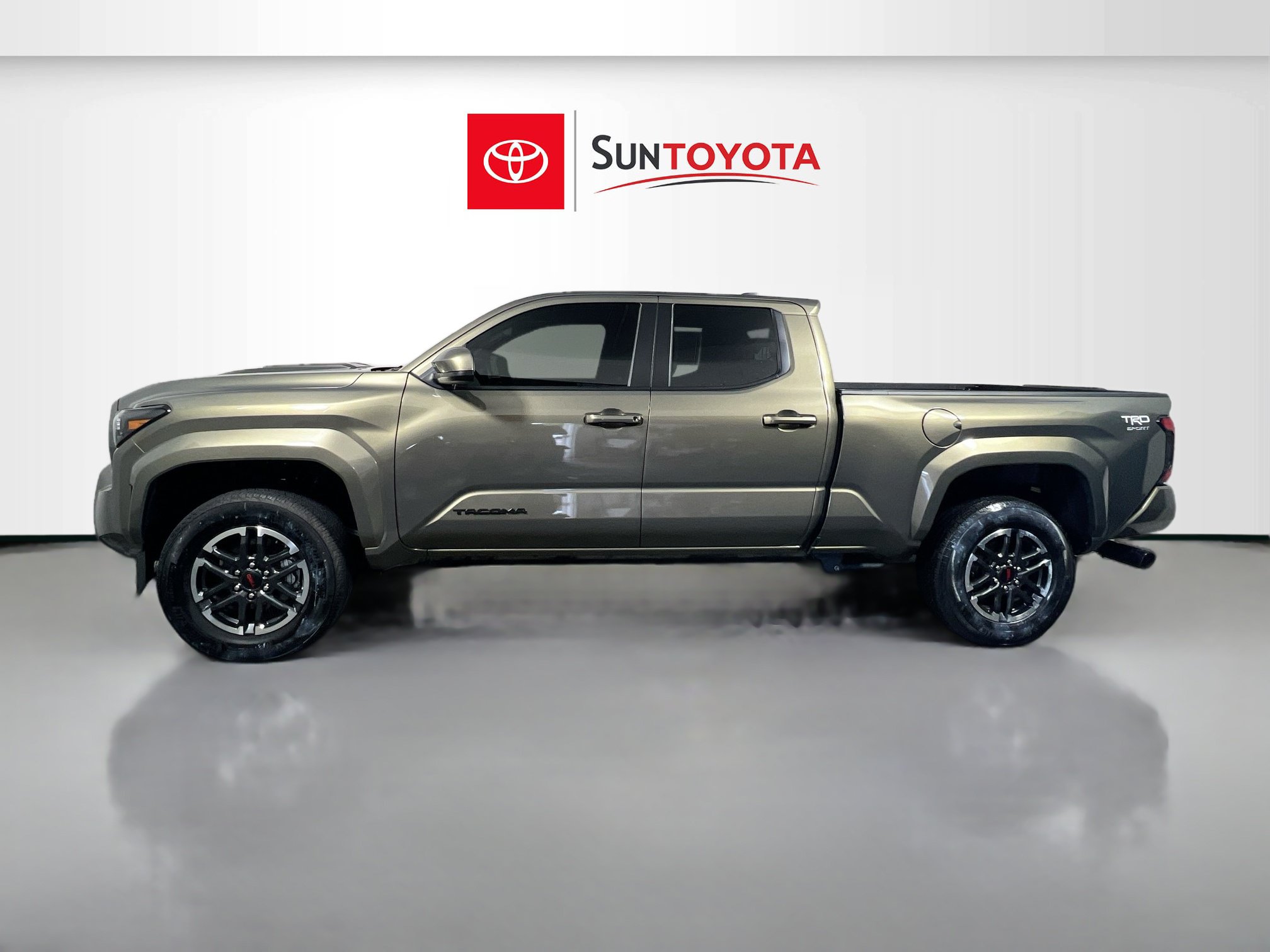 Used 2025 Toyota Tacoma TRD Sport AWD/4WD image 7