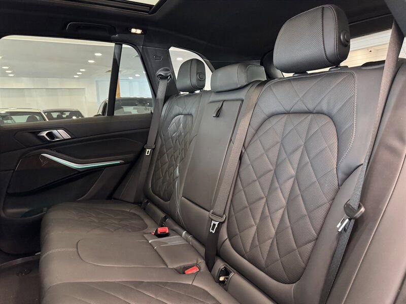 Used 2023 BMW X5 xDrive40i w/ M Sport Package image 17
