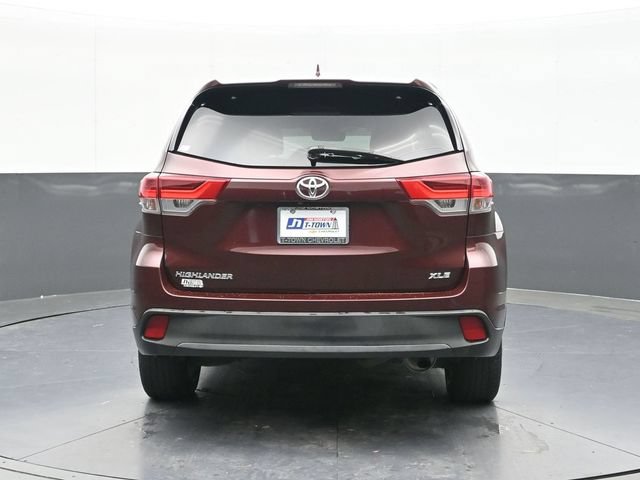 Used 2019 Toyota Highlander XLE FWD image 10