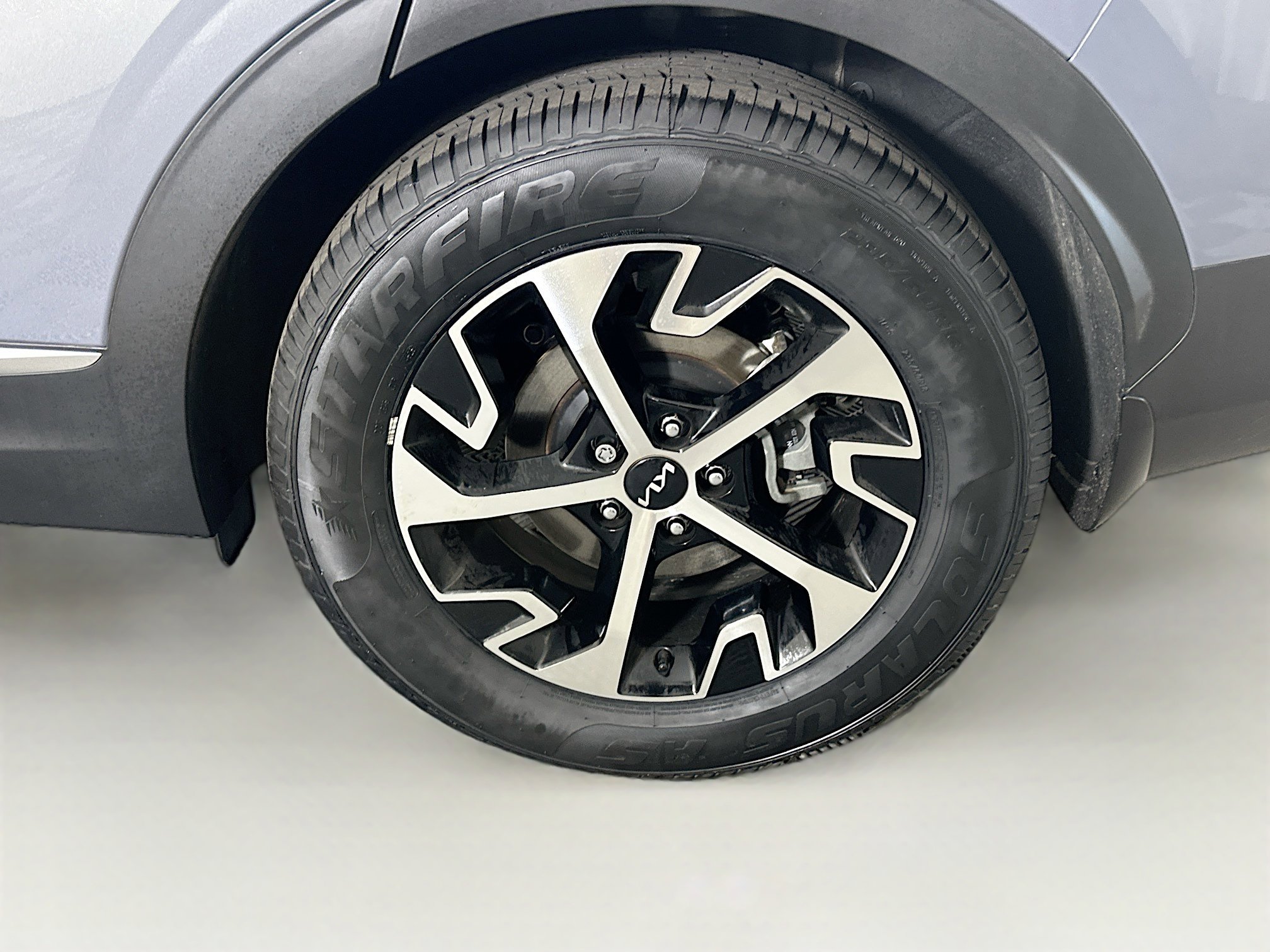Used 2024 Kia Sportage EX image 11