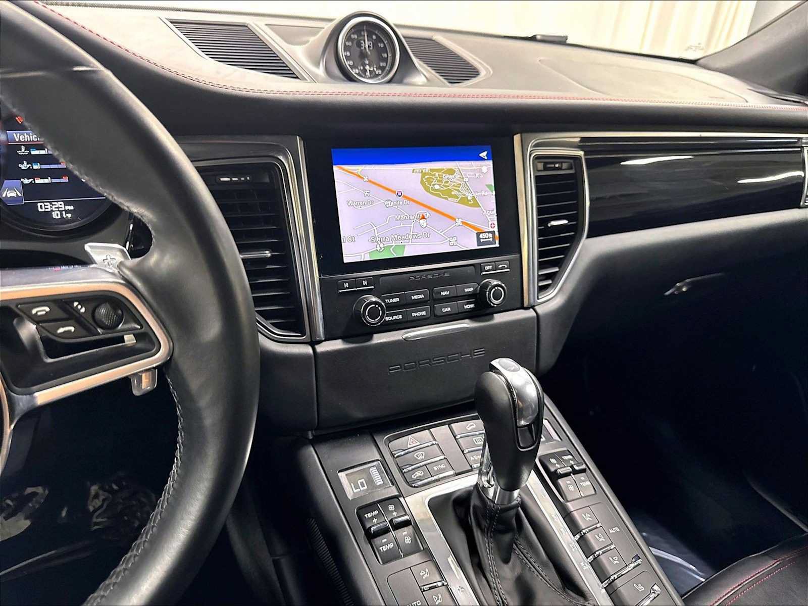 Used 2017 Porsche Macan GTS AWD/4WD image 18