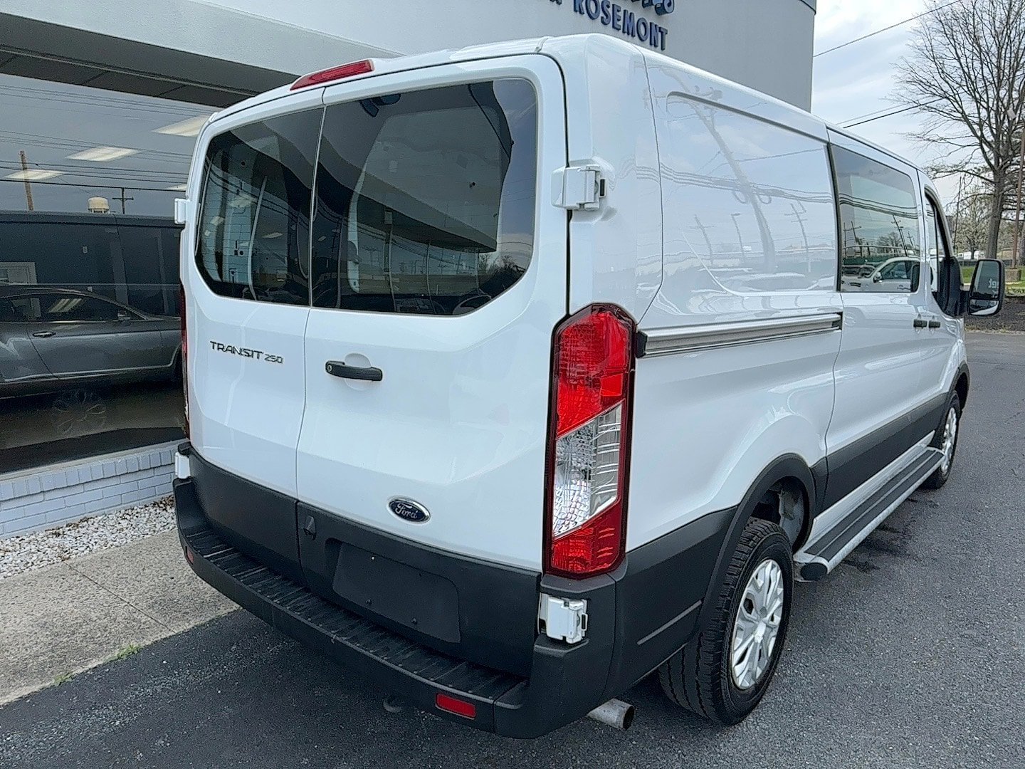 Used 2024 Ford Transit 250 Low Roof w/ Exterior Upgrade Package RWD image 3