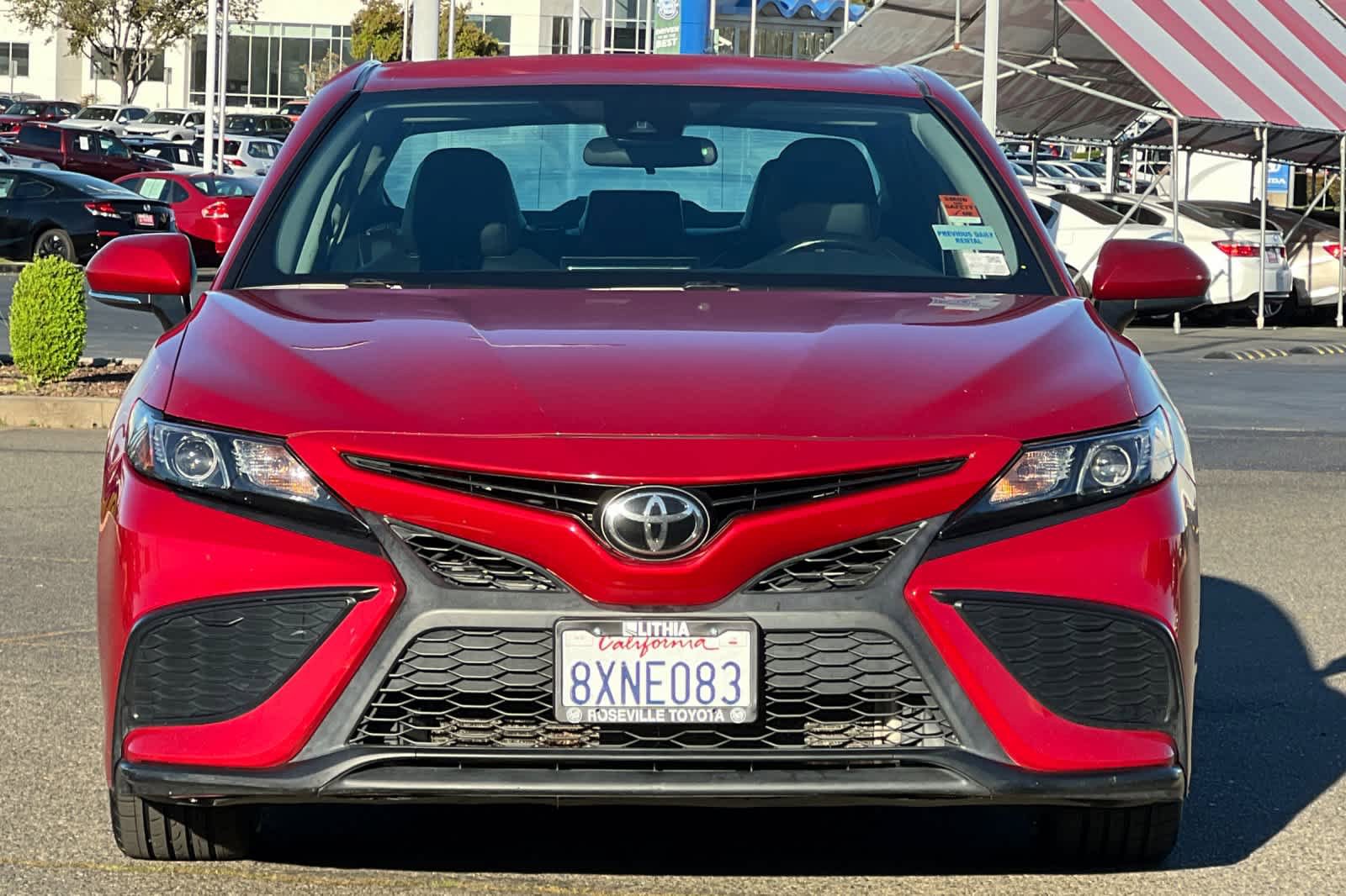 Used 2022 Toyota Camry SE FWD image 10