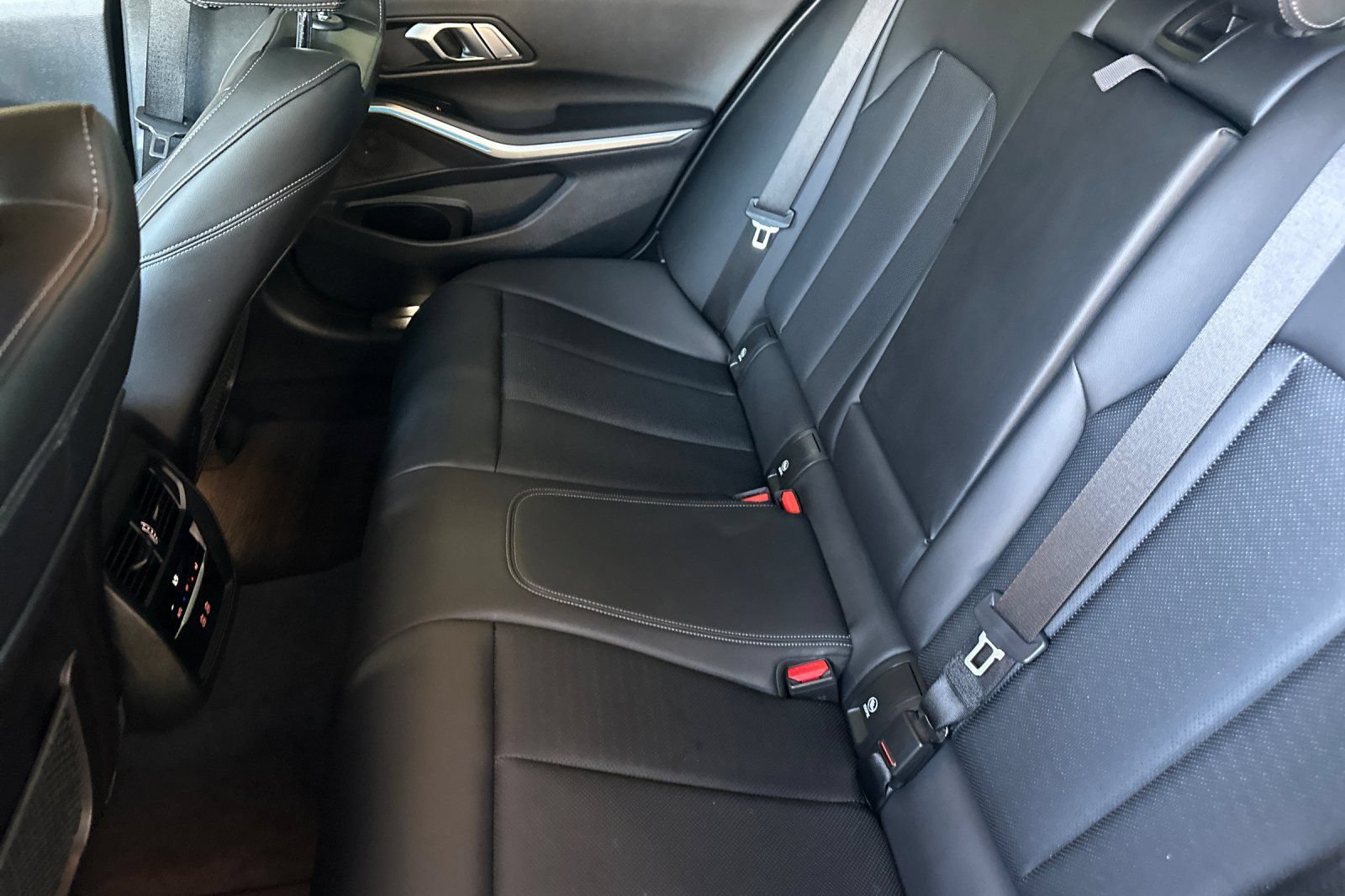 Used 2022 BMW 330e w/ Convenience Package RWD image 12