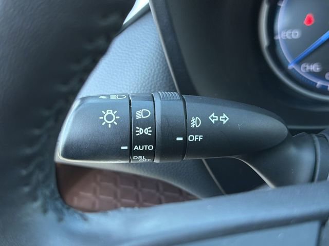 Used 2020 Toyota RAV4 Limited image 32