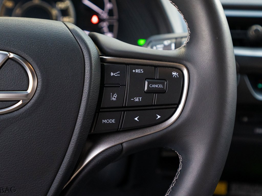 Used 2021 Lexus UX 250h w/ Accessory Package (Z1) image 27