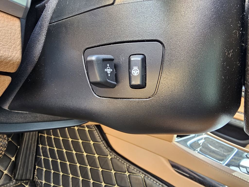 Used 2015 BMW 750Li xDrive image 28