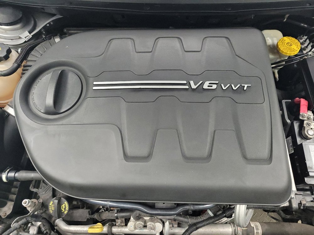 Used 2015 Jeep Cherokee Trailhawk w/ Cold Weather Group image 30