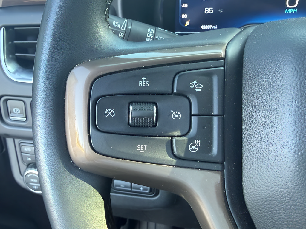 Used 2024 Chevrolet Suburban High Country AWD/4WD image 16