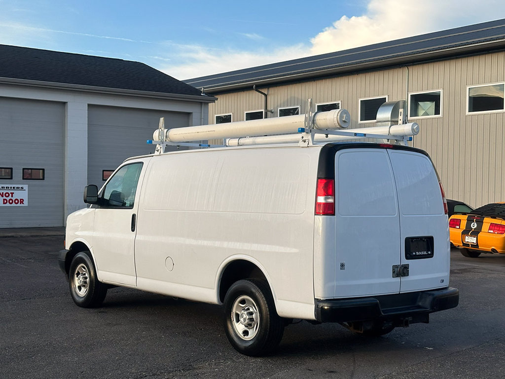 Used 2018 Chevrolet Express 3500 w/ Driver Convenience Package RWD image 11