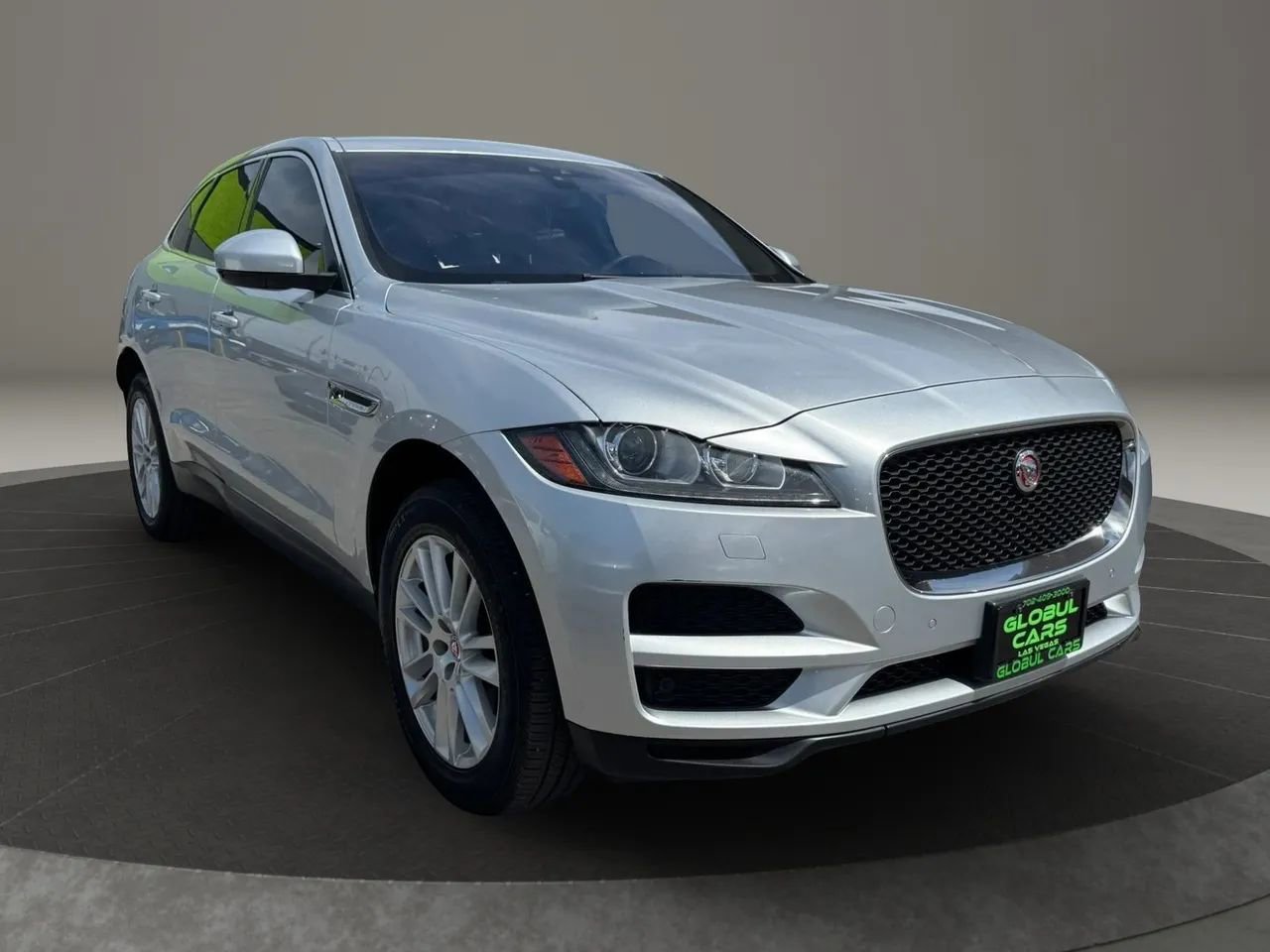 Used 2017 Jaguar F-PACE Prestige AWD/4WD image 4