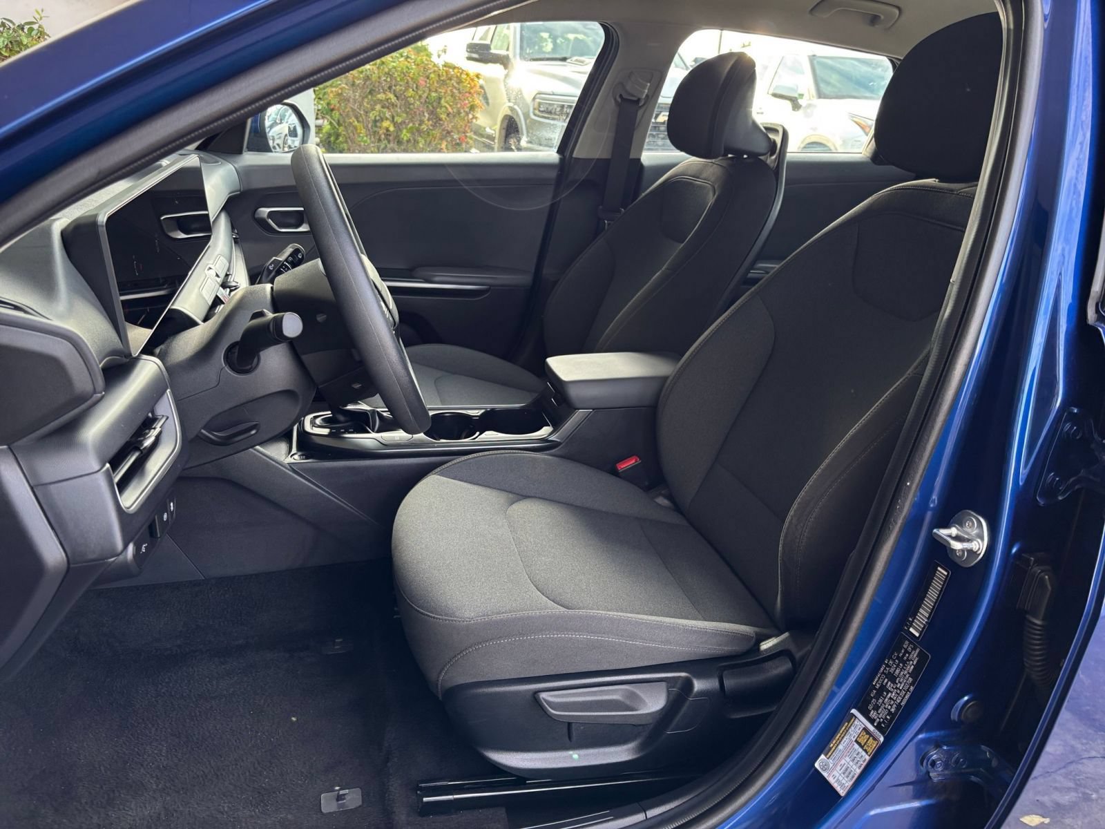 Used 2025 Kia K4 FWD image 35