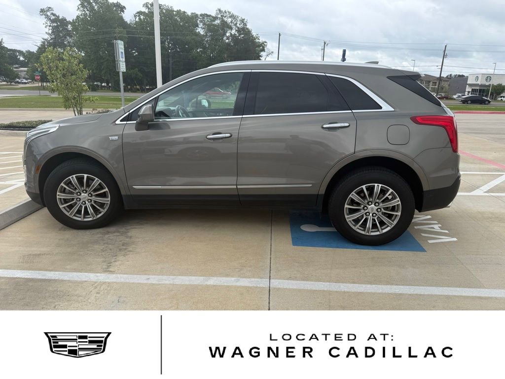 Used 2017 Cadillac XT5 Luxury w/ Driver Awareness Package AWD/4WD image 1