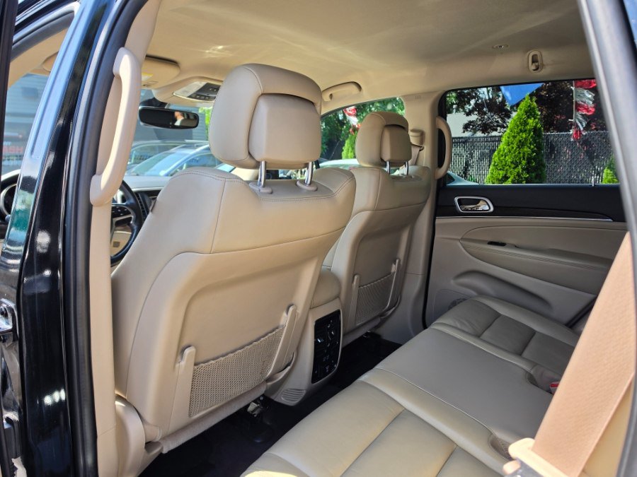 Used 2018 Jeep Grand Cherokee Limited AWD/4WD image 26
