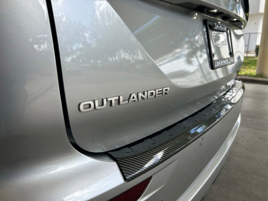 Used 2024 Mitsubishi Outlander SEL FWD image 16