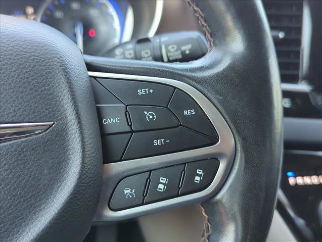 Used 2019 Chrysler Pacifica Touring-L Plus w/ Advanced Safetytec Group FWD image 18