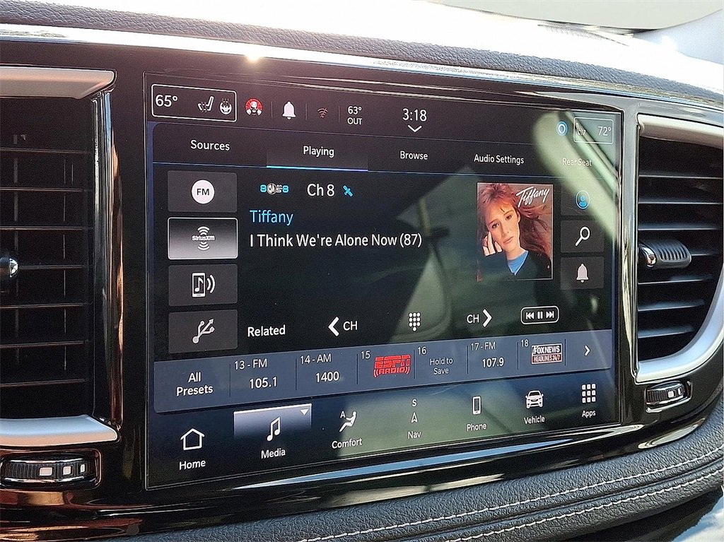 Used 2022 Chrysler Pacifica Touring-L w/ Uconnect Theater Family Group image 18