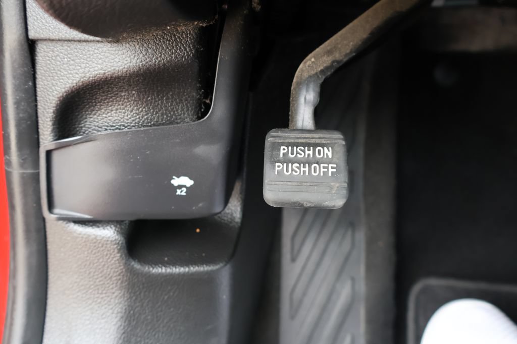 Used 2017 Chevrolet Cruze LS FWD image 24