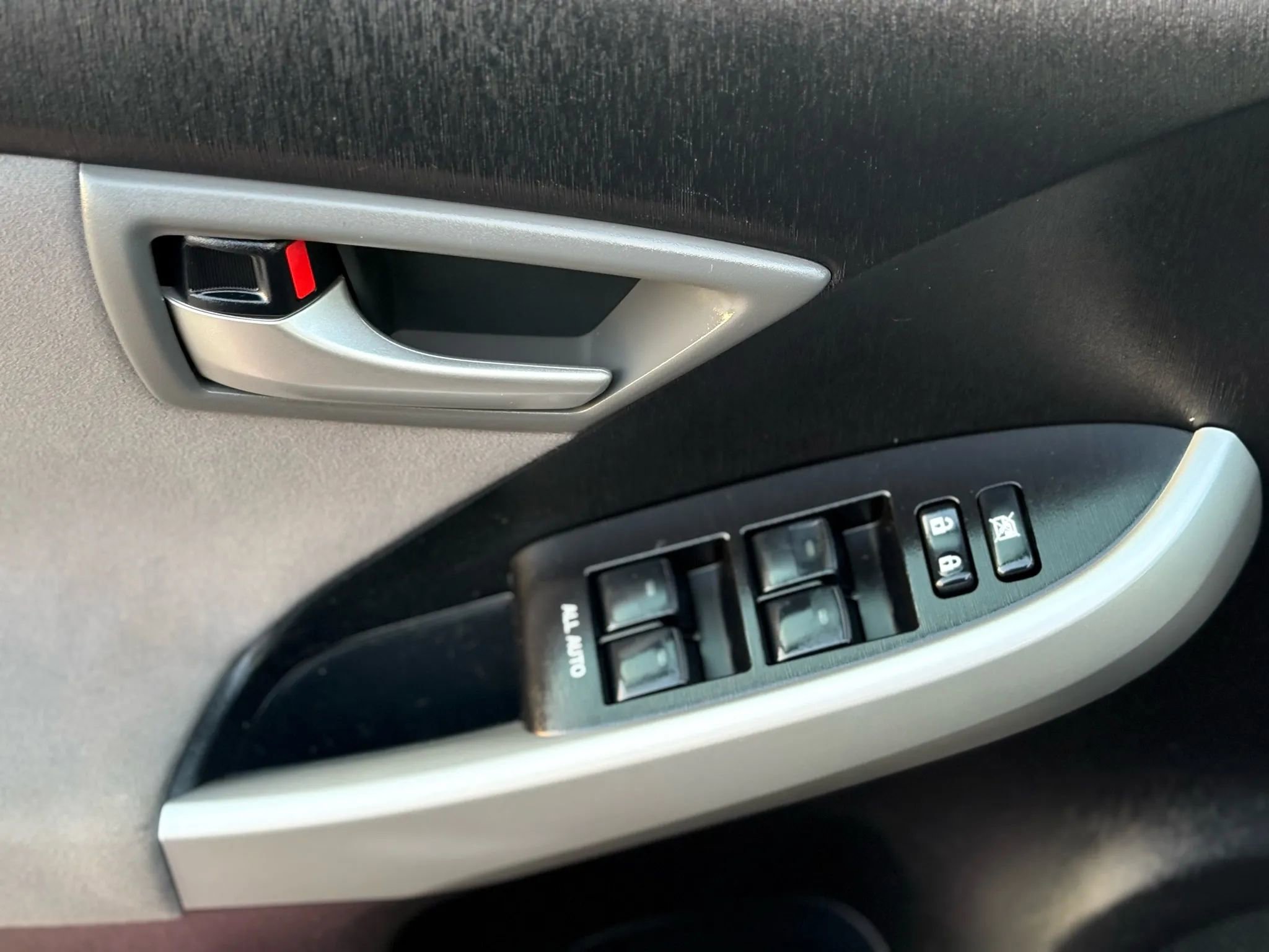 Used 2015 Toyota Prius Two image 11