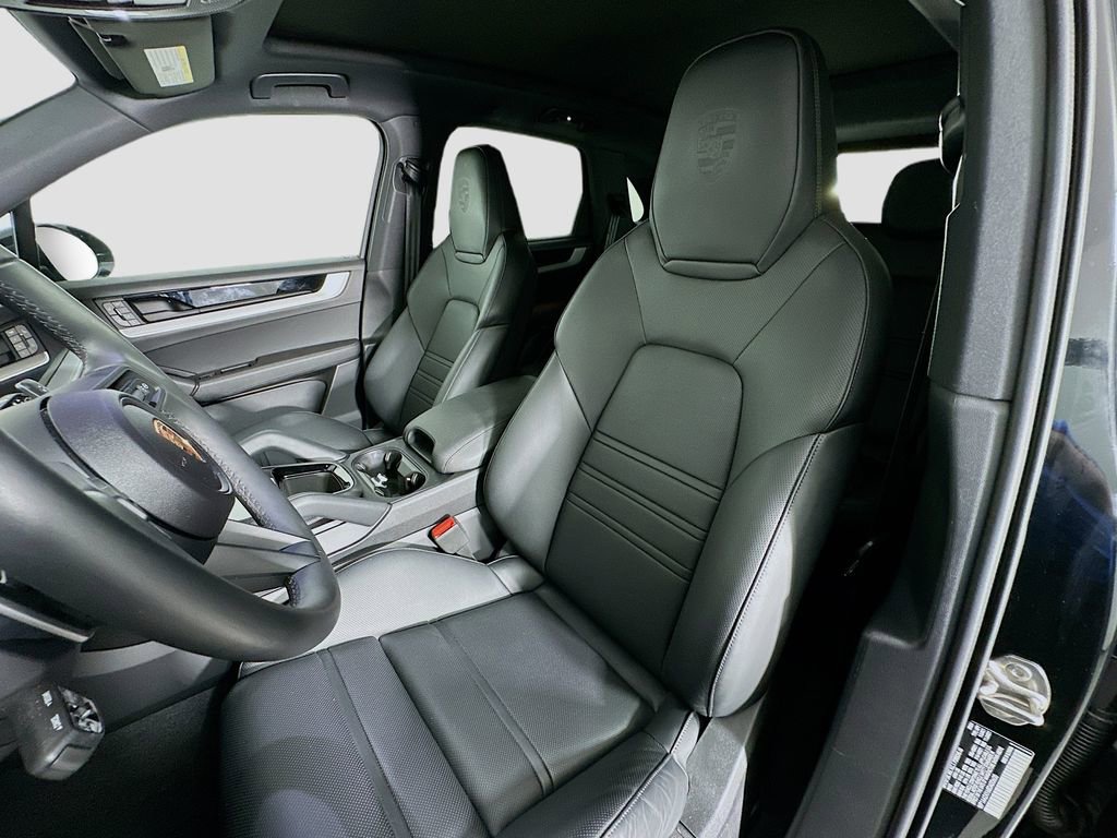 New 2025 Porsche Cayenne image 5