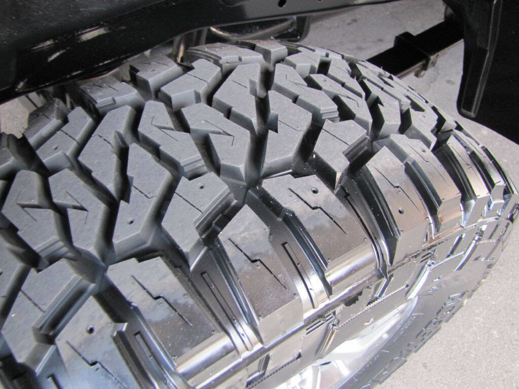 Used 2022 Ford F250 XLT w/ Black Appearance Package image 28